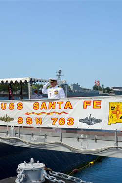 USS Sante Fe Changes Command
