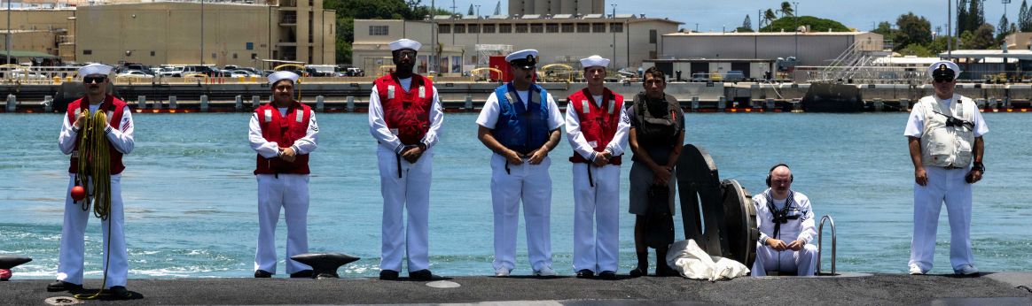 JOINT BASE PEARL HARBOR-HICKAM, Hawaii (July 9, 2026) – U.S. Sailors assigned to Los Angeles-class fast-attack submarine USS Jefferson City (SSN 759) conduct mooring operations as Jefferson City arrives at Joint Base Pearl Harbor-Hickam during its change of homeport, July 9, 2026. Jefferson City is assigned to Submarine Squadron 7 and is capable of supporting various missions, including anti-submarine warfare, anti-surface ship warfare, strike warfare, and intelligence, surveillance, and reconnaissance. (U.S. Navy photo by Chief Mass Communication Specialist Omar A. Dominquez)