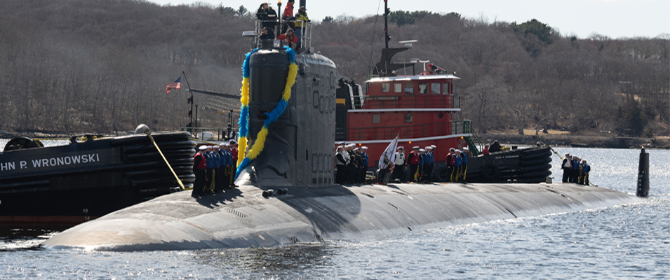 The Virginia-class fast-attack submarine USS Indiana (SSN 798) prepares to moor pierside during a homecoming event at Naval Submarine Base New London in Groton, Connecticut, March 27, 2025.   (U.S. Navy photo by Chief Petty Officer Joshua Karsten)